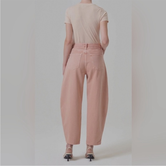 AGOLDE Mara Barrel Jeans in Pink Salt - Picture 5 of 15